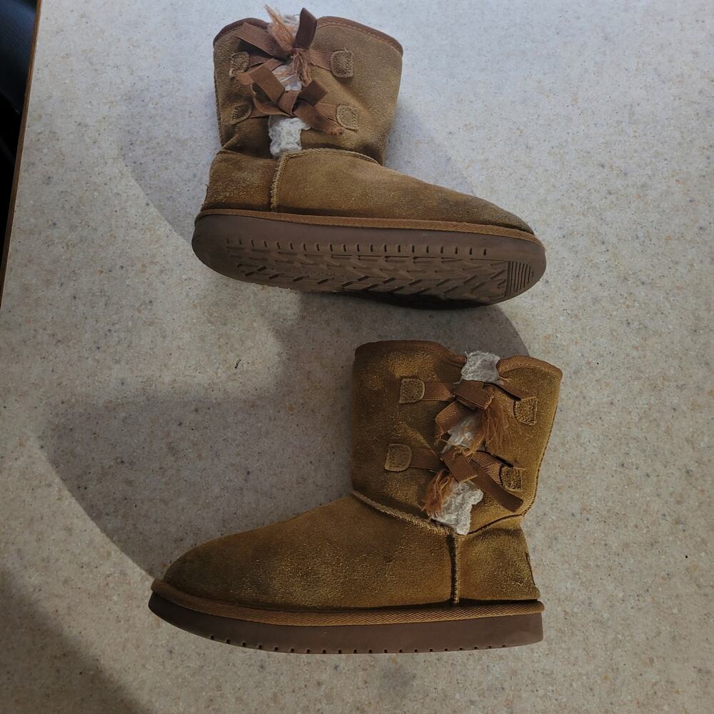 Koolaburra by UGG Victoria Short Girls 3 Little Kid Chestnut Suede Bow Boots